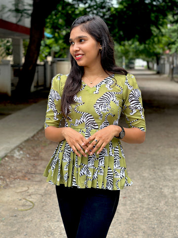 Tiger peplum